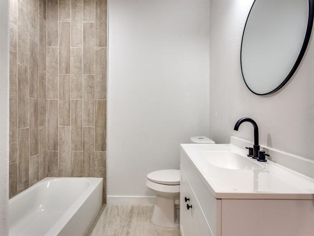 Building Photo - 3917 Valentine St