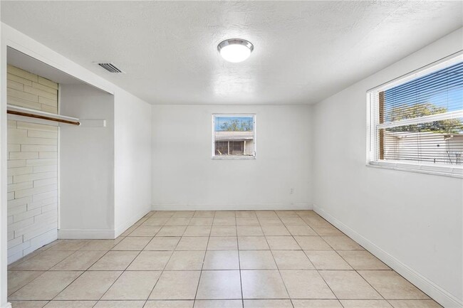 Building Photo - 10803 Hyssop St