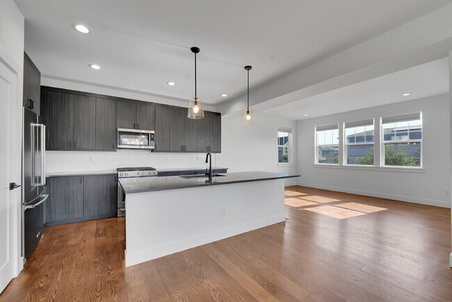 Building Photo - $3,195 - 3 Bed, 2.5 Bath Home in Thornton ...