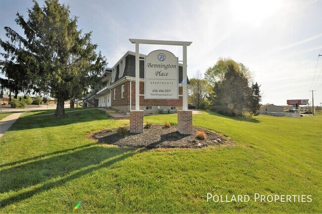 Building Photo - 1060 Arlington Way