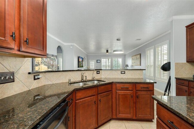 Building Photo - 21731 Sierra Long Dr