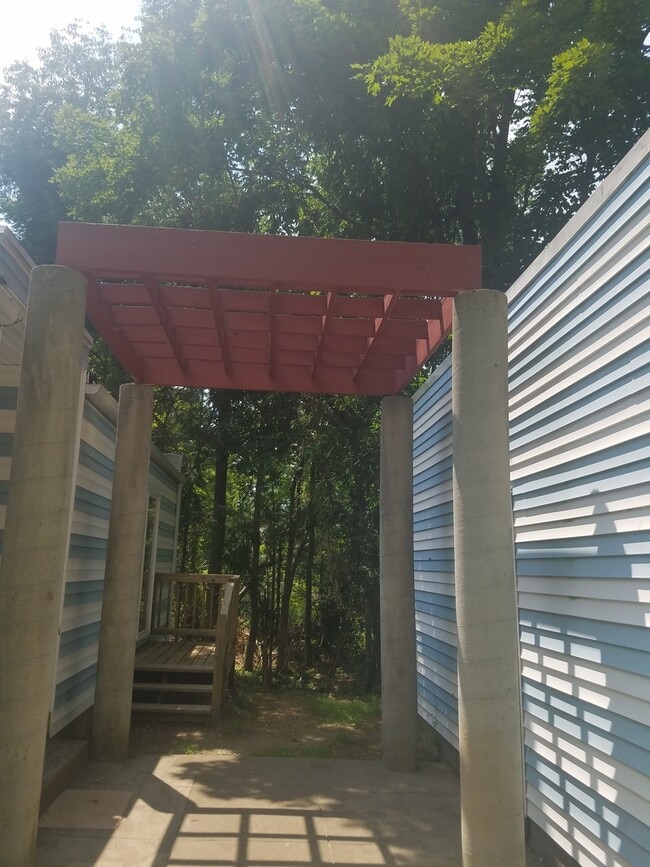 Building Photo - Single Family Home within walking distance to Quinnipiac