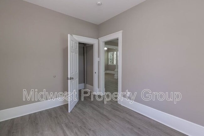 Building Photo - 510 W Cherry St