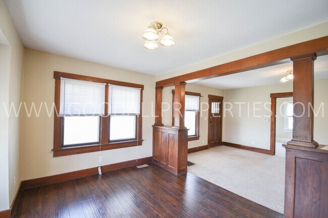 Building Photo - 2-Bedroom Farmhouse