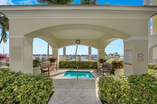 Building Photo - 804 E Windward Way