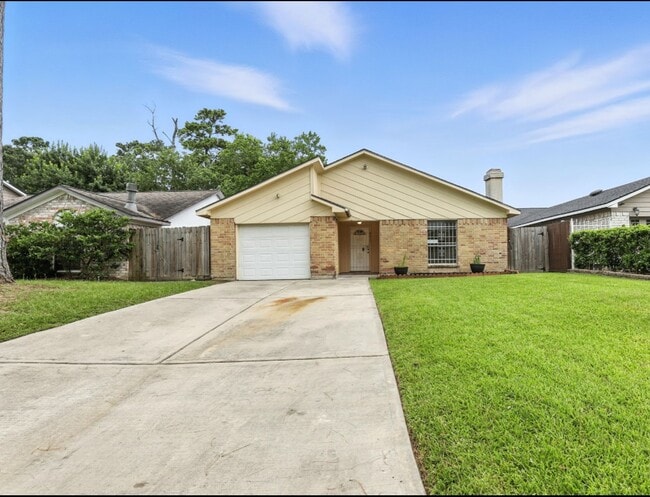 Building Photo - 8611 Valley Ledge Dr