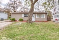 Building Photo - 148 St James Ln