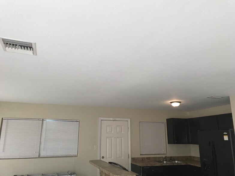 Building Photo - 331 A Ln