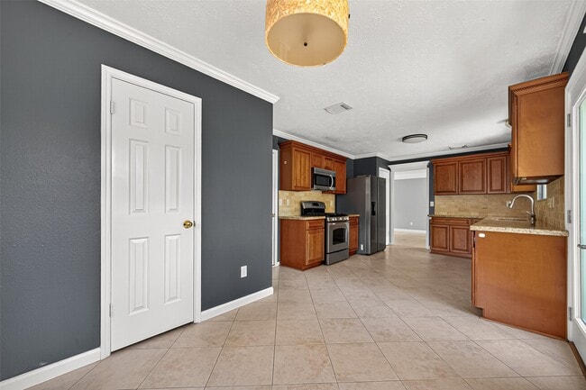 Building Photo - 12226 Paddock Way