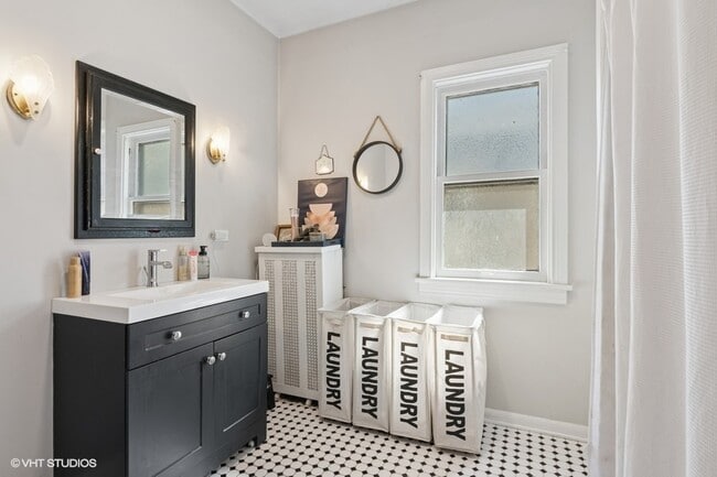 Building Photo - 7227 Jackson Blvd