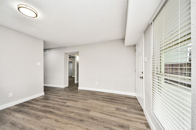 Building Photo - 781 Country Pl Dr