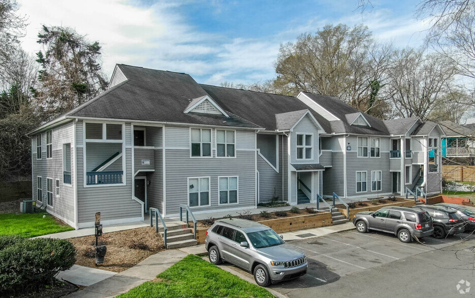 Building Photo - Willow Bend Apartments