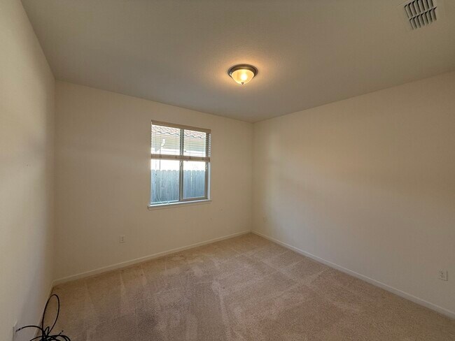 Building Photo - 7428 Bch Pne Wy