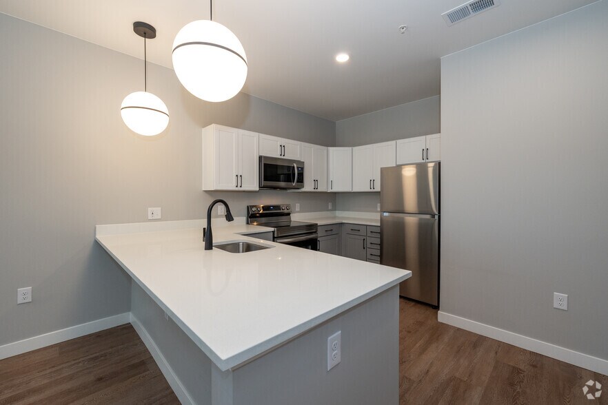 1BR, 1BA - 652SF - Kitchen - Talus - All utilities & parking included