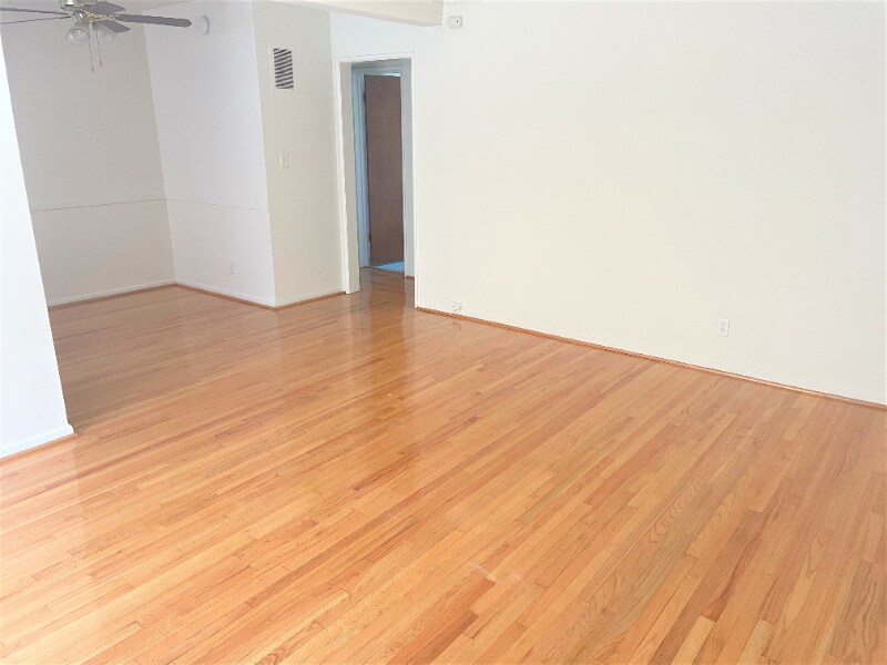 Building Photo - 1255 N Mansfield Ave