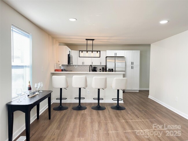 Building Photo - 226 Malvern Dr SW