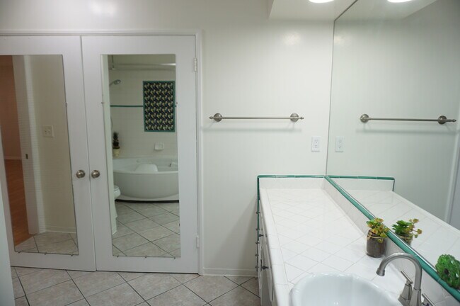 Building Photo - 3153 Orange Ave