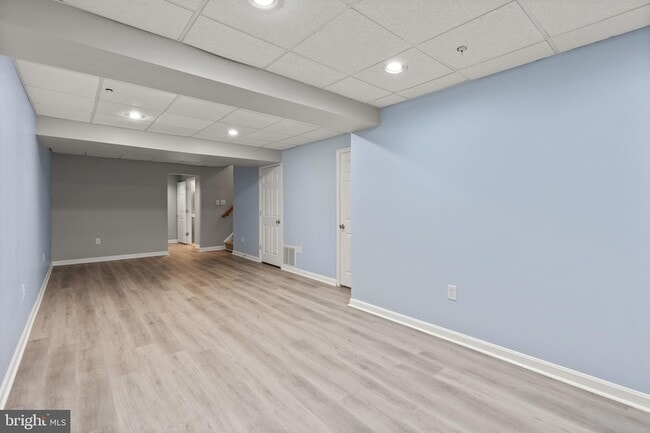 Building Photo - 5030 Finsbury Rd