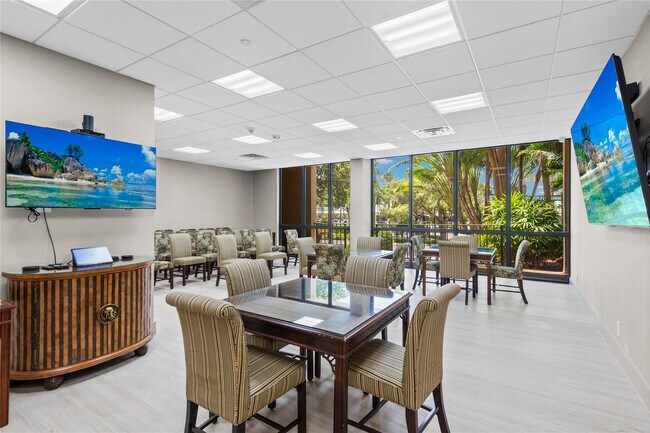 Building Photo - 4900 N Ocean Blvd