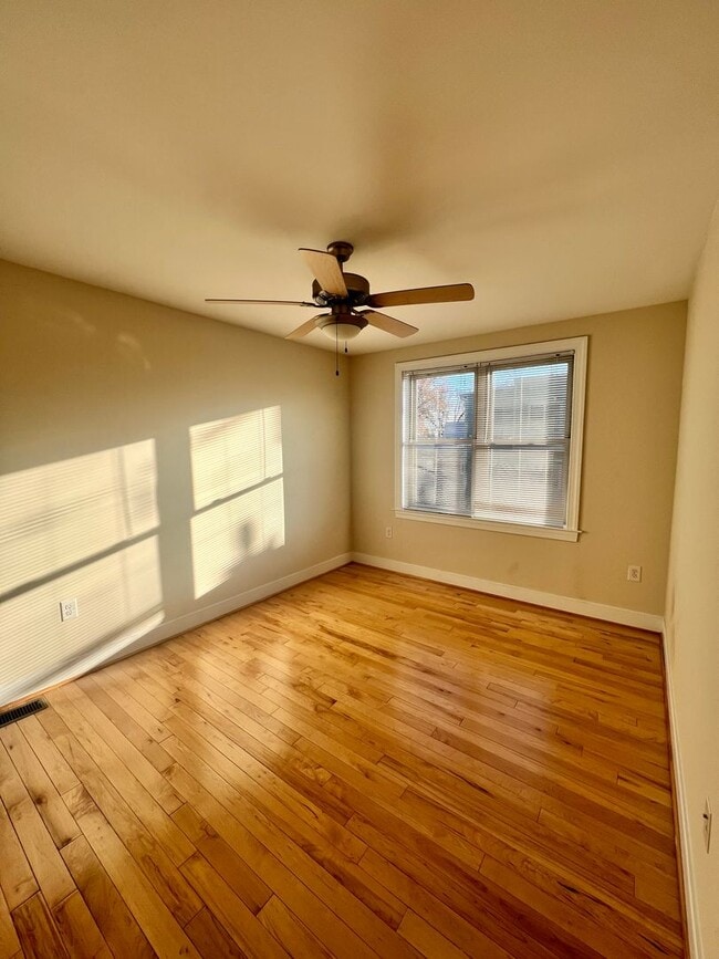 Building Photo - 3016 Patterson Ave