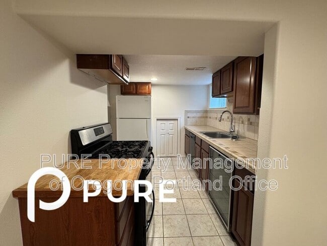 Building Photo - 3740 SE 134th Ave