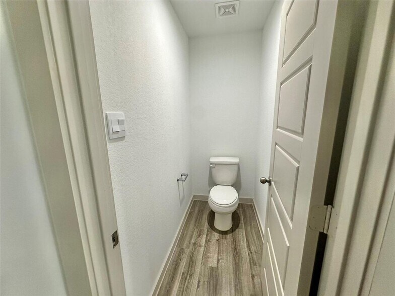 Building Photo - 1107 Curly Angora Ct