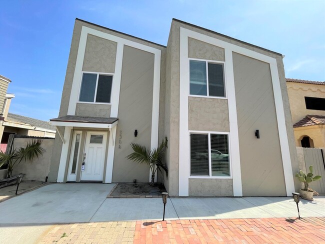 Building Photo - Oxnard Shores- Completely Remodeled & Step...