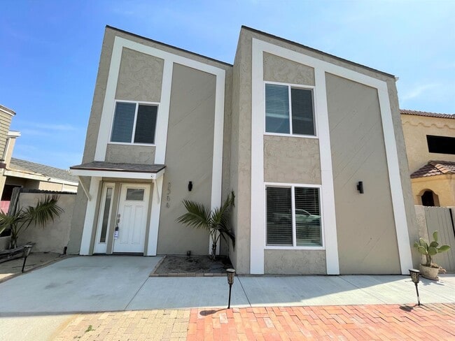 Building Photo - Oxnard Shores- Completely Remodeled & Steps to the Sand!