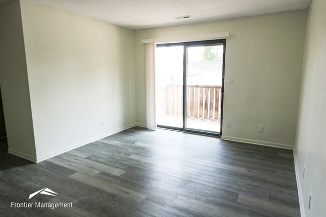 Building Photo - 1852 Anderson Ave