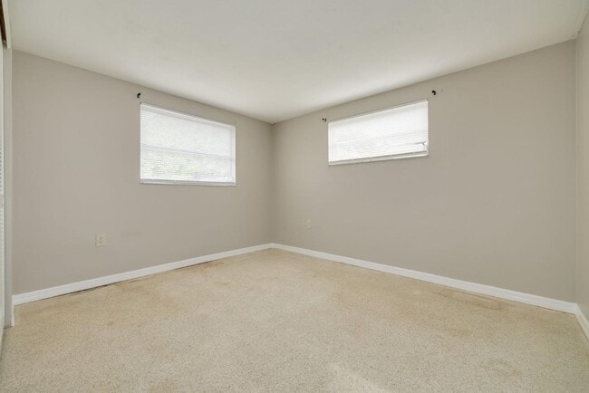 Building Photo - 3304 Bluebird Dr