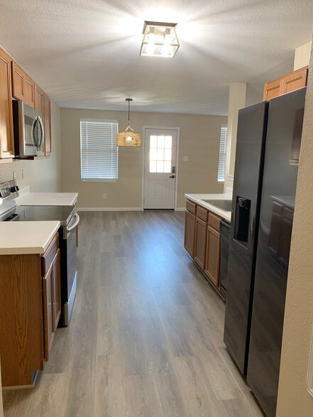 Kitchen - 3014 Lake Terrace Dr