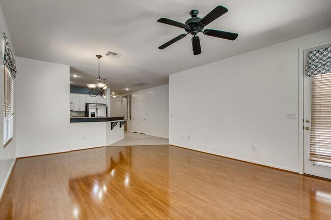 Building Photo - Stunning 1 Story 2 Bedroom Home in Summerl...