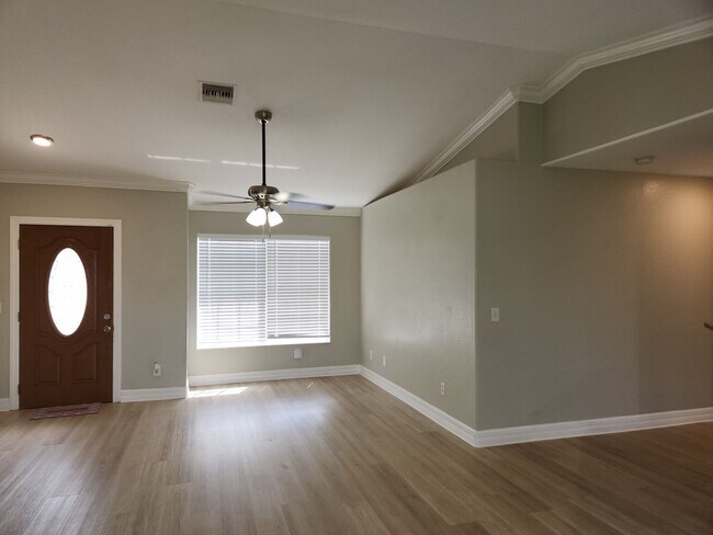 Building Photo - 827 NE 23rd Terrace