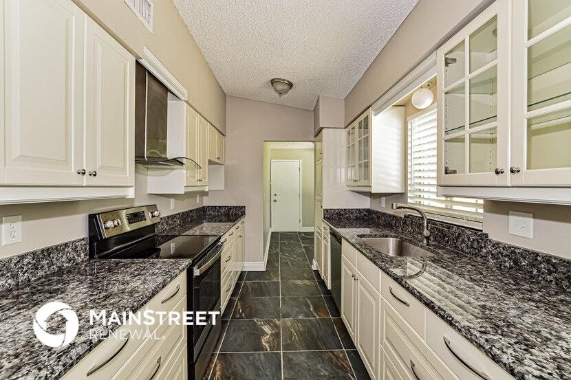 Building Photo - 6212 Chinaberry Dr