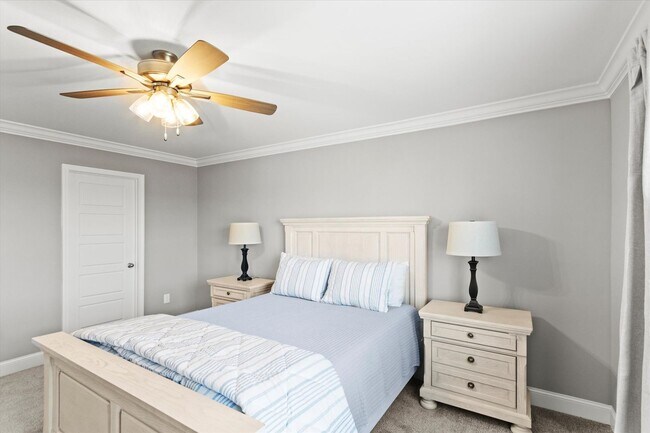 Building Photo - Fully Furnished and Move-In Ready - Flexib...
