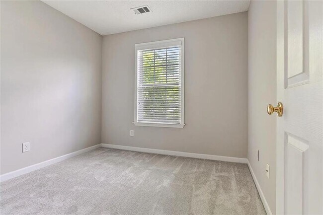 Building Photo - 9155 Nesbit Ferry Rd