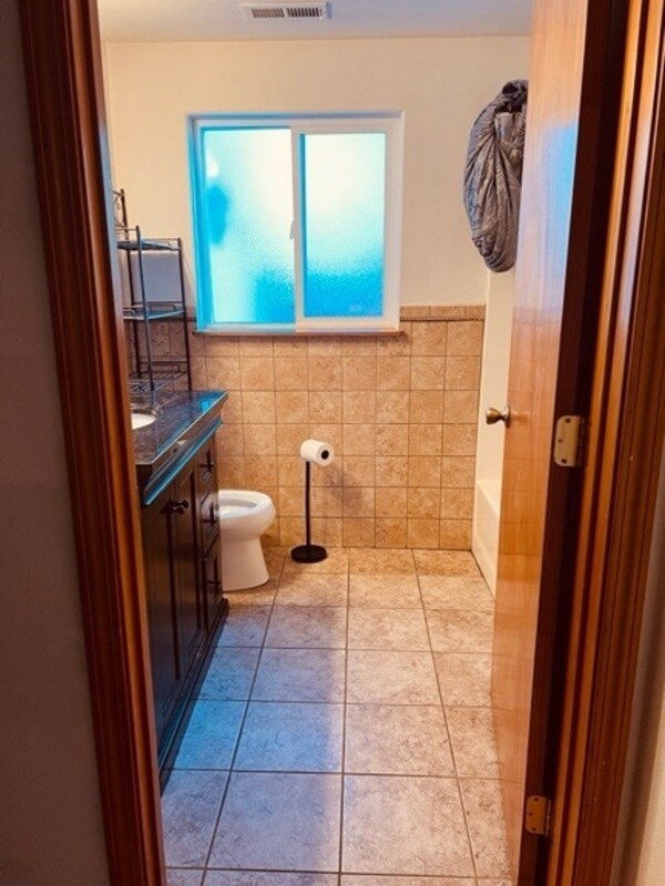 Building Photo - 14700 SE Mill St