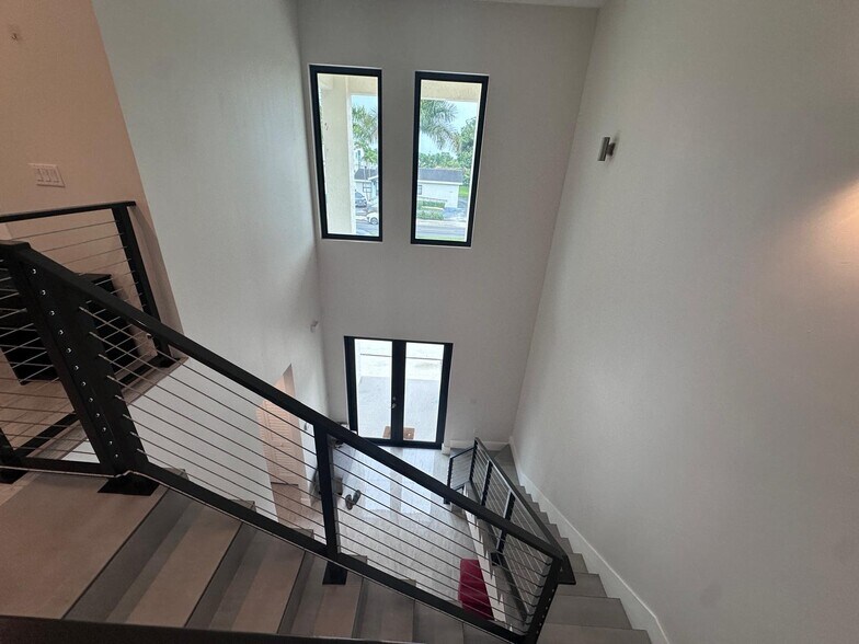 Building Photo - 6422 Coral Way