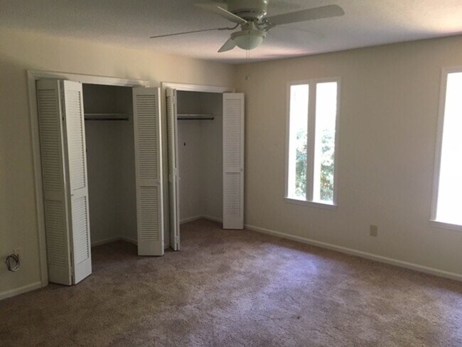 Building Photo - 1115 Briar Creek Rd