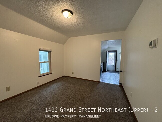 Building Photo - 1432 Grand St NE