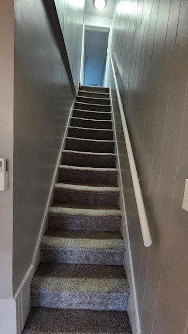 Building Photo - 3 bedroom 1 bathroom