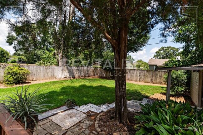 Building Photo - Beautiful 2 Bedroom/1 Bathroom in Springhi...