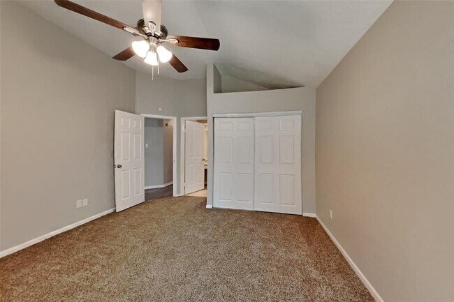 Building Photo - 7743 High Village Dr