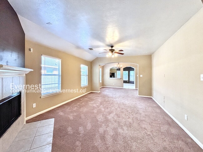 Building Photo - 19010 Field Cottage Ln