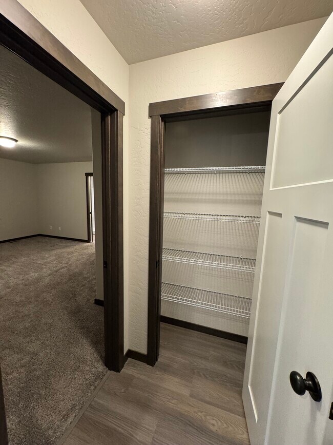 Building Photo - 12772 N Cavanaugh Dr