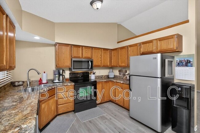 Building Photo - 260 Windfield Pkwy