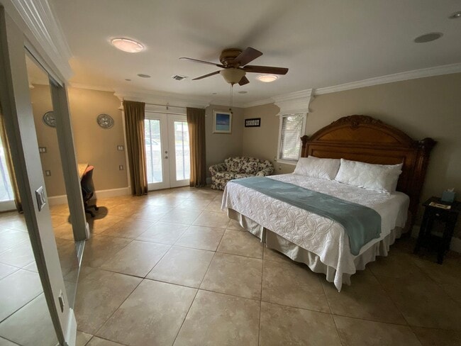 Building Photo - 561 Leisure World