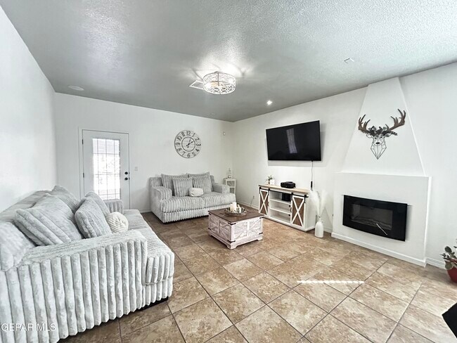 Building Photo - 3108 Rustic River Pl