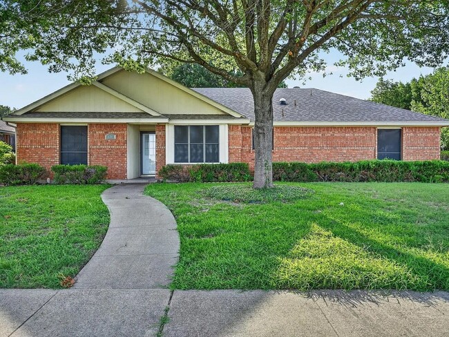 Building Photo - 828 Haverford Ln