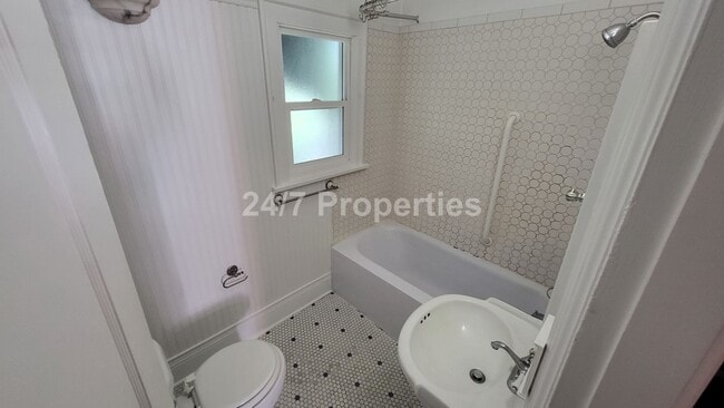 Building Photo - 2024-4624MF